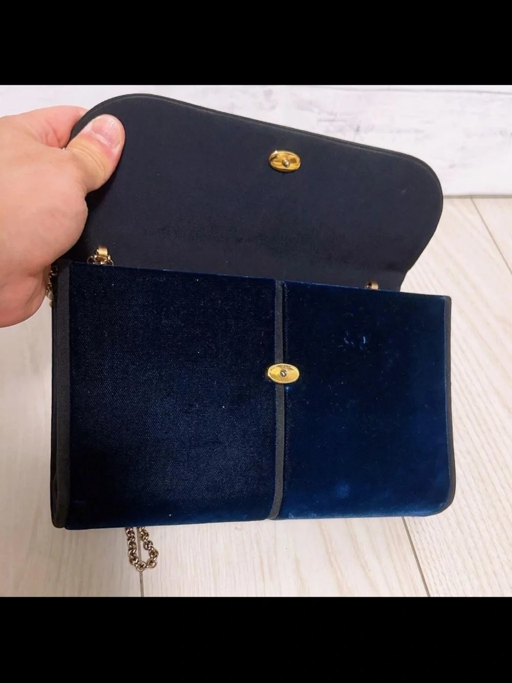 Gucci Deep Blue Velvet Chain Shoulder Clutch